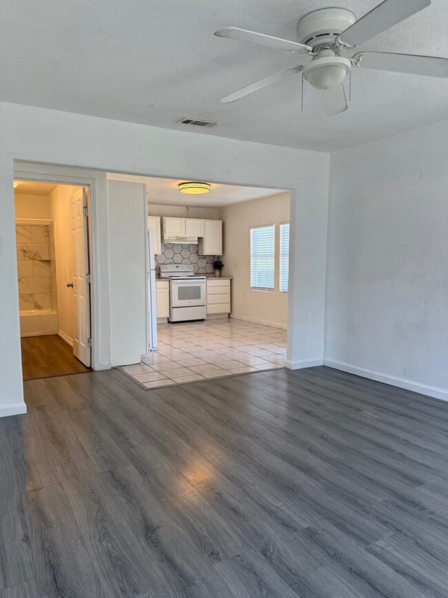 814 E 15th St in Odessa, TX - Building Photo - Building Photo