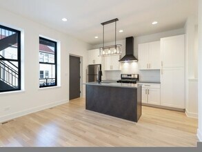 1244 W Huron St in Chicago, IL - Building Photo - Building Photo