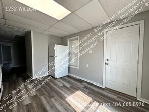 1232 Willow St in Lebanon, PA - Building Photo - Building Photo