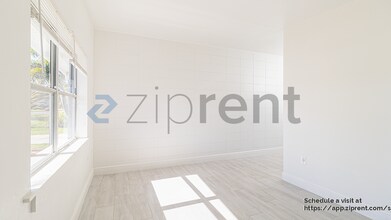 1105 E South St in Orlando, FL - Building Photo - Building Photo