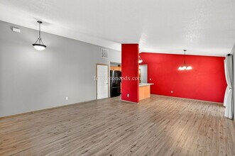 471 NW 24th St in Gresham, OR - Building Photo - Building Photo