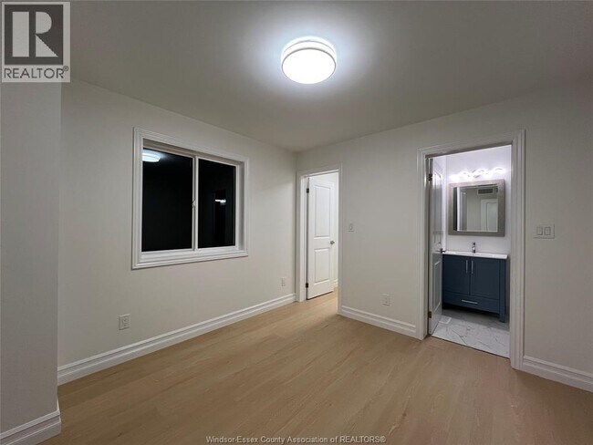 348 Campbell Ave in Windsor, ON - Building Photo - Building Photo