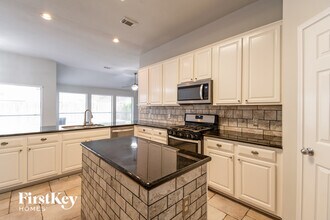 3111 Bay Spring Dr in League City, TX - Foto de edificio - Building Photo