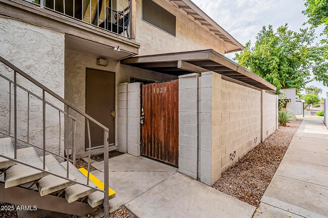 property at 1023 N 84th Pl