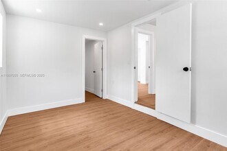 1046 Jann Ave in Opa Locka, FL - Building Photo - Building Photo