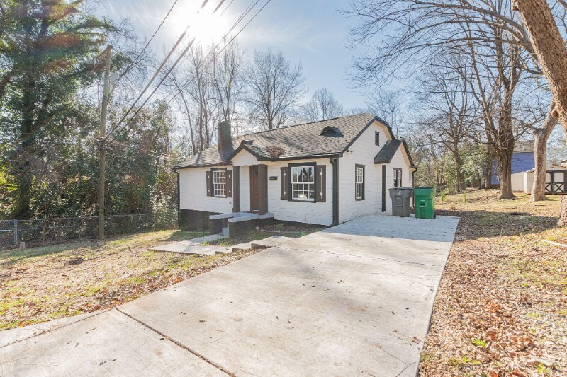 1317 W 4th St in Charlotte, NC - Foto de edificio