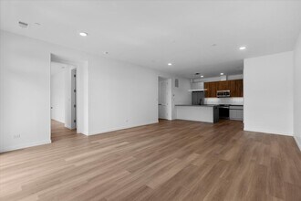 204 S Leavitt St in Chicago, IL - Building Photo - Building Photo