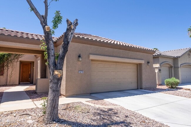 5679 Sunningdale Ct in Las Vegas, NV - Building Photo - Building Photo