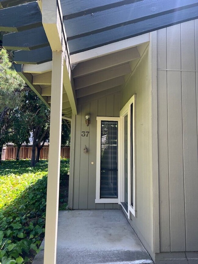 217 Ada Ave in Mountain View, CA - Building Photo - Building Photo