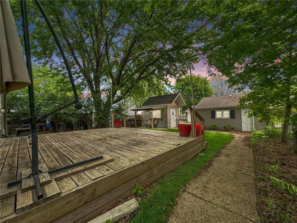 25 Van Buren Ave S in Hopkins, MN - Building Photo