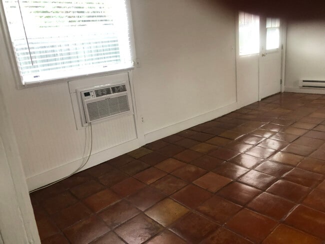 932 S Riverside Dr in Edgewater, FL - Building Photo - Building Photo