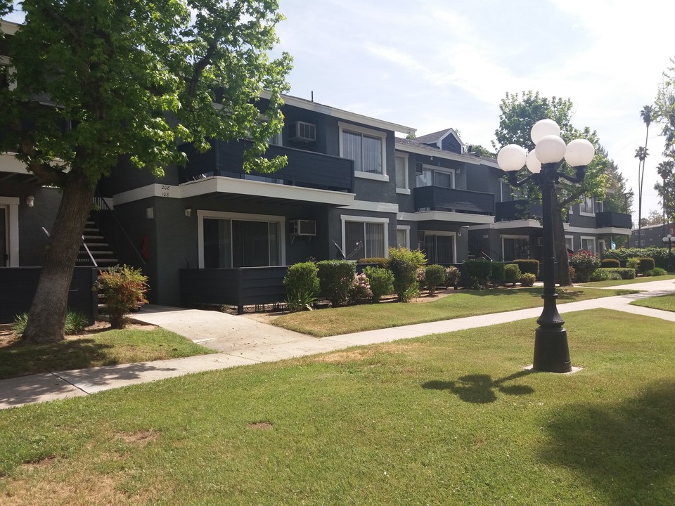 Central Park East Apartments in Redlands, CA - Foto de edificio