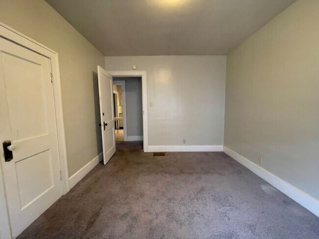 1425 W Gilbert St in Muncie, IN - Building Photo - Building Photo