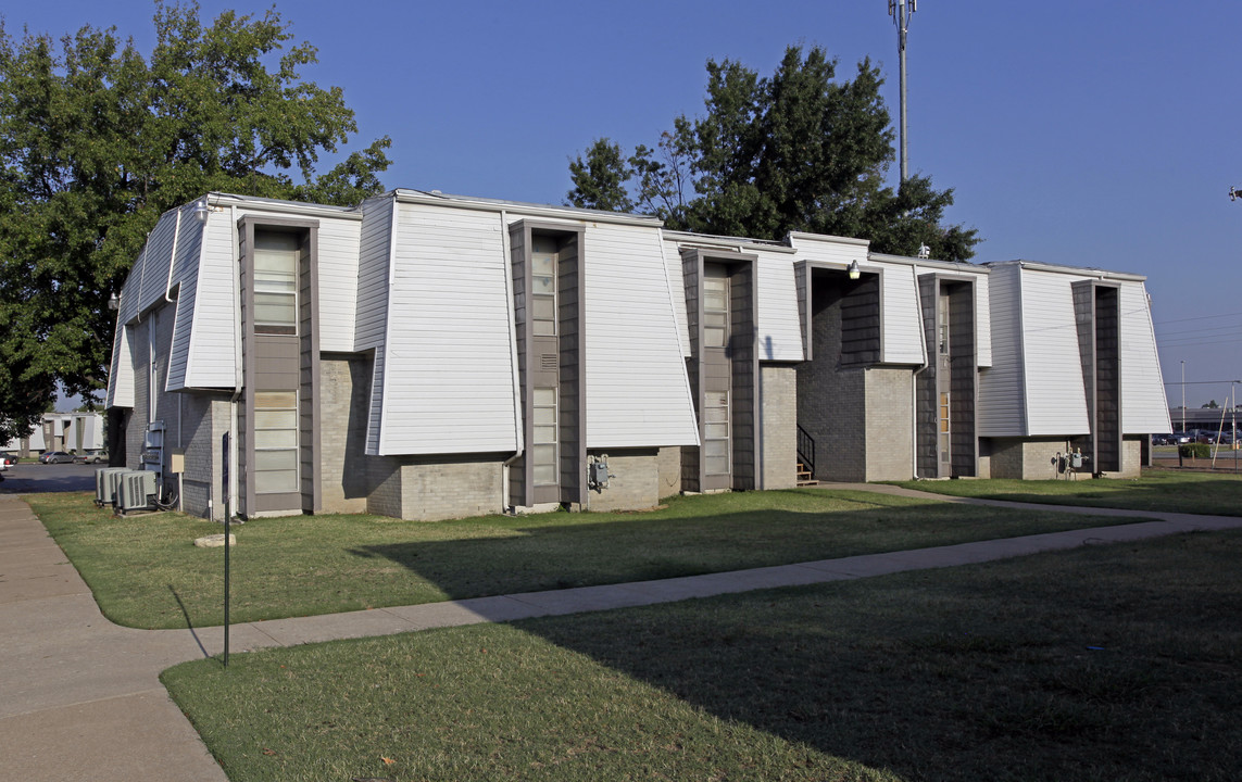 The Addison Apartments in Tulsa, OK - Foto de edificio