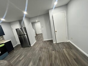 11 Limerick Dr E, Unit 11A in Albany, NY - Building Photo - Building Photo