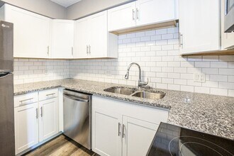 11921 Golden Blvd in Bellevue, NE - Building Photo - Building Photo