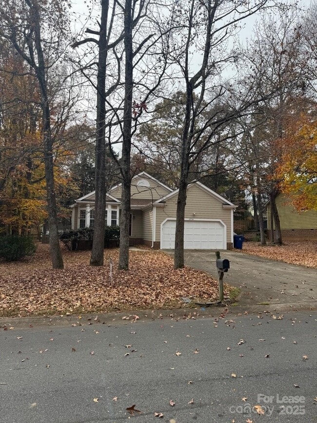 12714 Sulgrave Dr in Huntersville, NC - Building Photo - Building Photo