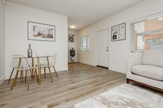 Courtyard 525 Apartments in Las Vegas, NV - Foto de edificio - Building Photo