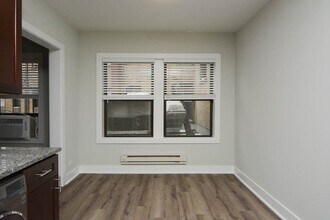 728 St Johns Ave in Highland Park, IL - Foto de edificio - Building Photo