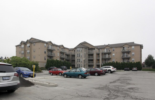 Abbey Oaks in Oakville, ON - Building Photo - Primary Photo