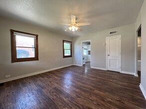 2048 Broadlawn Rd in Dubuque, IA - Building Photo - Building Photo