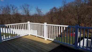 275 Lincoln Hall Rd in Elizabeth, PA - Building Photo - Building Photo