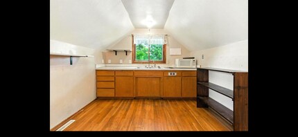 3116 Pocahontas Rd-Unit -3116 Pocahontas B-Upstairs in Cedar Falls, IA - Building Photo - Building Photo