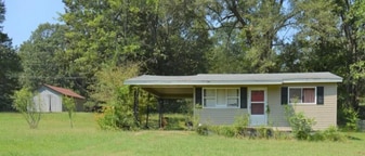 141 Cartwright Ave in Saltillo, MS - Building Photo