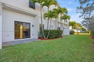 816 NW 3rd Ter in Pompano Beach, FL - Building Photo - Building Photo