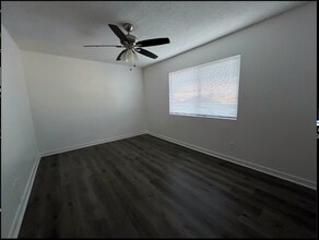 1348 W 92nd St in Los Angeles, CA - Foto de edificio - Building Photo