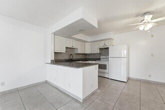 2671 Riverside Dr in Coral Springs, FL - Foto de edificio - Building Photo