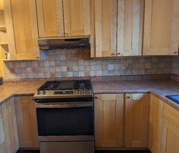 41 S Valley Rd-Unit -Main House in Amherst, MA - Building Photo - Building Photo