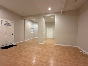 2121 N California Ave, Unit #1 in Chicago, IL - Building Photo - Building Photo