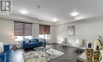 162 Davenfield Cir in Brampton, ON - Building Photo - Building Photo