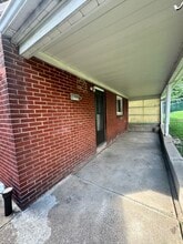 942 Beaver Rd, Unit 1 in Ambridge, PA - Building Photo - Building Photo