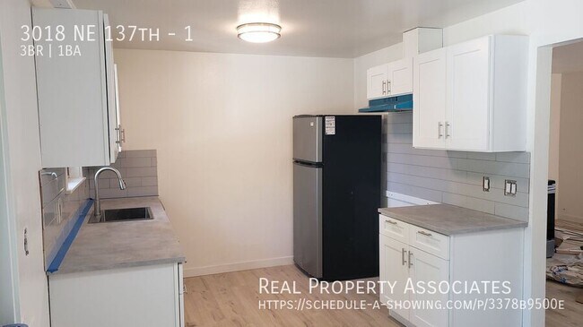 3018 NE 137th St in Seattle, WA - Building Photo - Building Photo