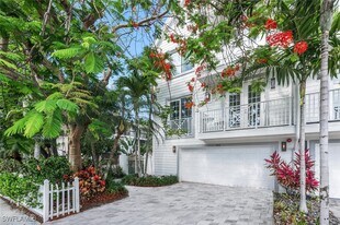 888 10th St S in Naples, FL - Building Photo