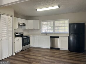 1695 E Broad St in Athens, GA - Building Photo - Building Photo