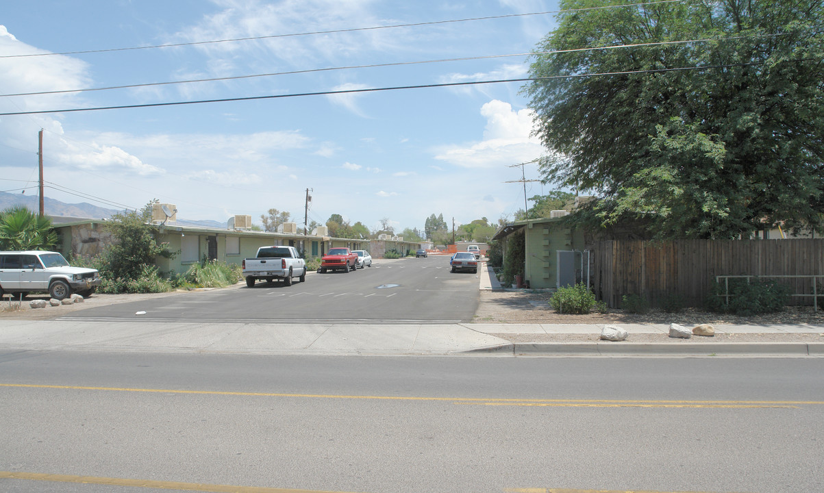 3502-3532 N Romero Rd in Tucson, AZ - Building Photo