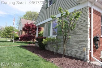 2120 Vinsetta Blvd in Royal Oak, MI - Building Photo - Building Photo
