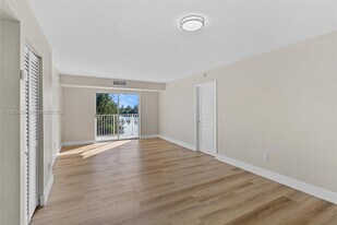 8240 SW 210th St in Cutler Bay, FL - Building Photo