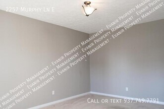 2257 Murphy Ln E in Troy, OH - Building Photo - Building Photo