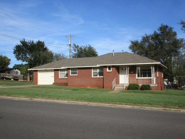 property at 314 N Broadway St