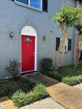 2710 Briarhurst Dr-Unit -8 in Houston, TX - Building Photo - Building Photo