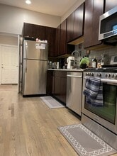 2336 N Southport Ave in Chicago, IL - Foto de edificio - Building Photo