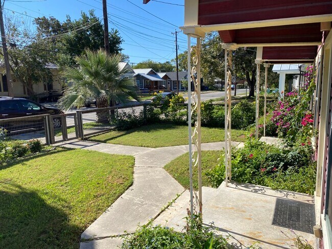 113 Vitra Pl-Unit -Unit 1 in San Antonio, TX - Building Photo - Building Photo