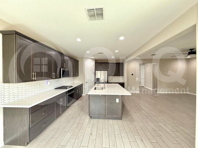 5542 N 107th Ln in Phoenix, AZ - Building Photo - Building Photo
