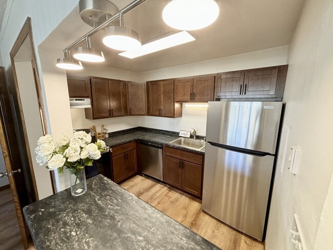 Town's Edge Apartments