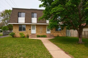 1353 15th Ave S in St. Cloud, MN - Building Photo