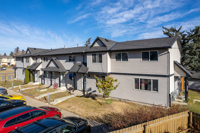 Deerfoot Estates Housing Co-Op in Calgary, AB - Building Photo - Building Photo